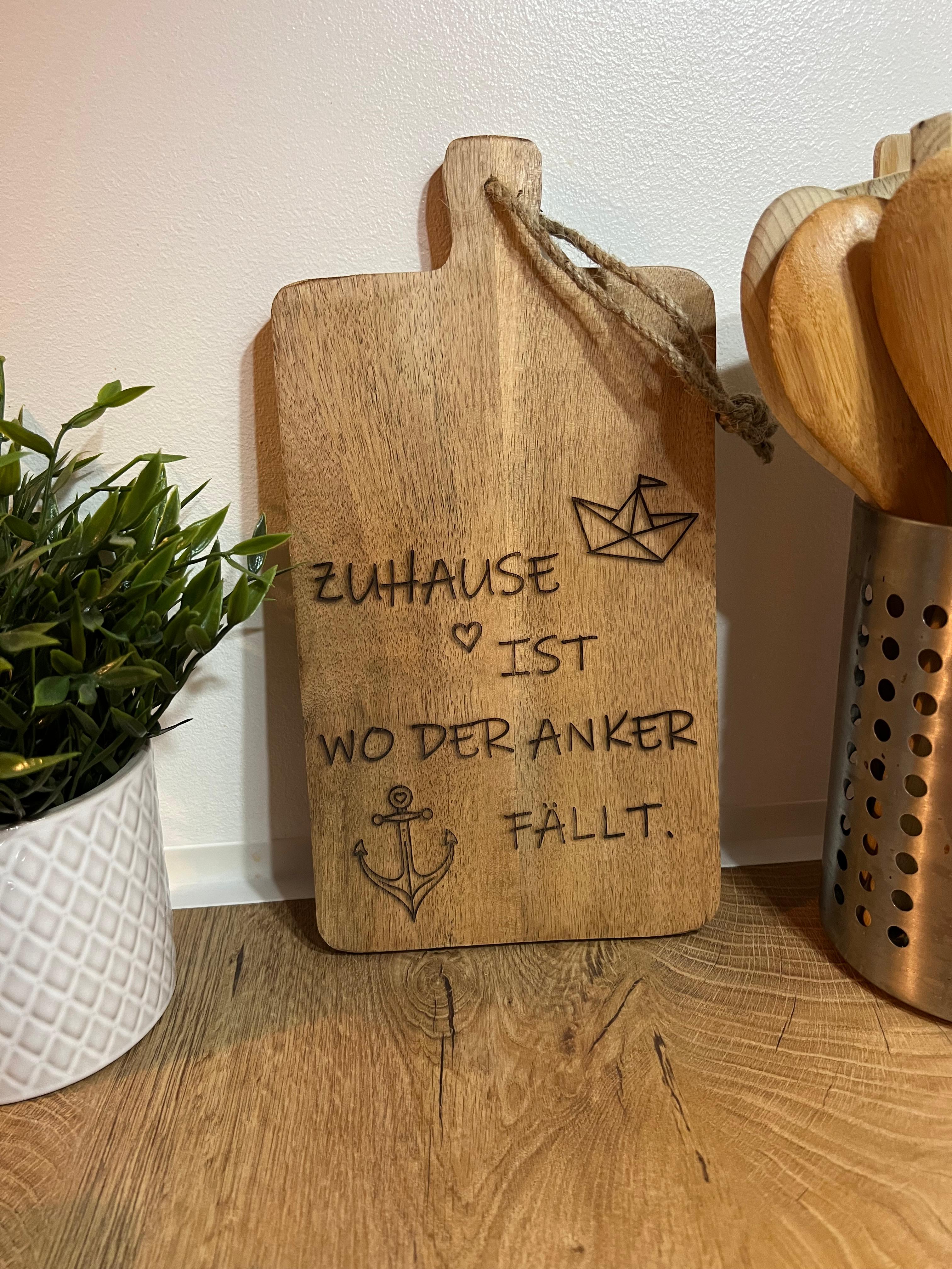 Schneidebrett "Zuhause ist wo der Anker fällt" Servierbrett, Küchendeko, Geschenkidee
