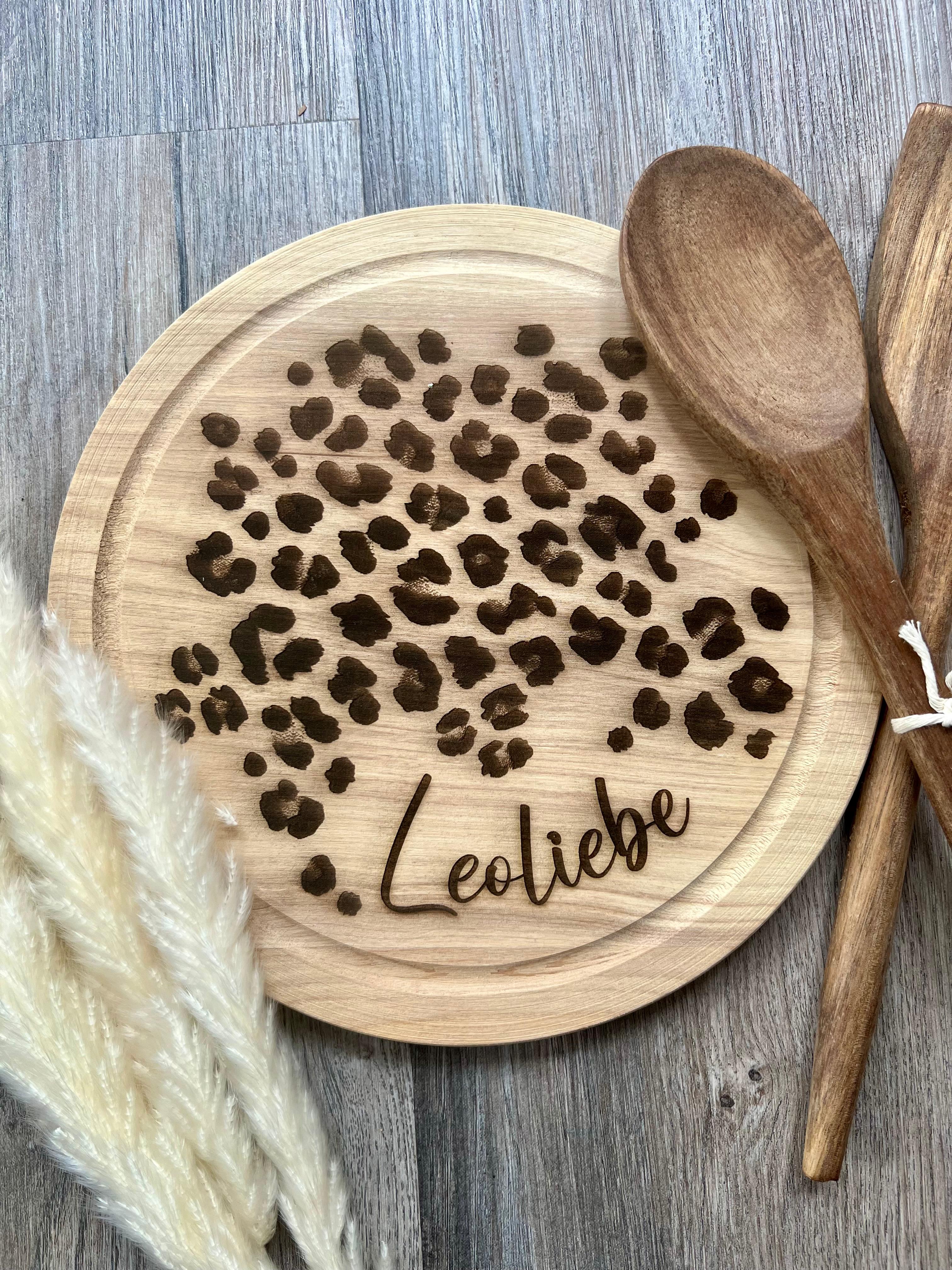 Rundes Schneidebrett "Leo Liebe"